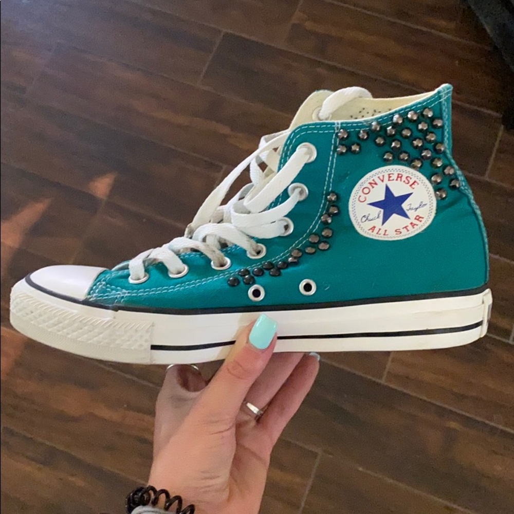 Converse - Picture 3 of 5